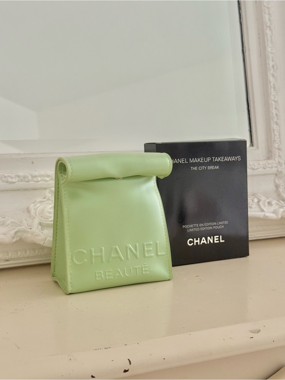 CHANEL Beaute Limited Edition Makeup Takeaways Green Pouch